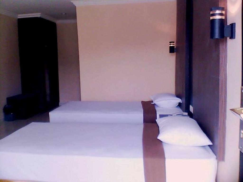 Grand Orri Hotel & Convention Berastagi Bagian luar foto