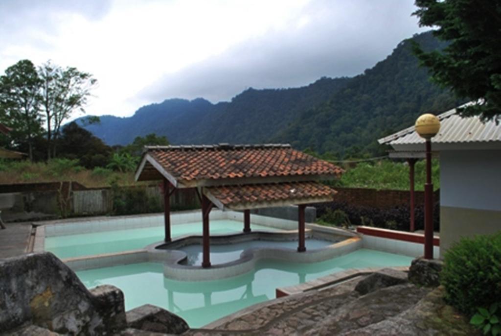 Grand Orri Hotel & Convention Berastagi Bagian luar foto