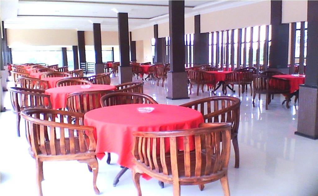 Grand Orri Hotel & Convention Berastagi Bagian luar foto